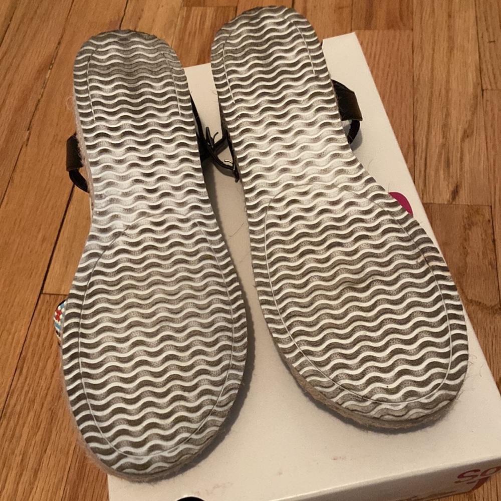 SO Beaded Sandal - Picture 3 of 3